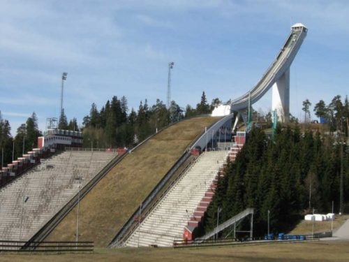 Tremplin à ski de Holmenkollen à Oslo