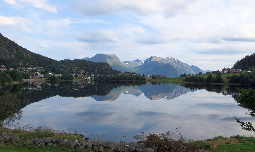 sur la route au sud d'Alesund